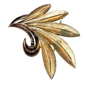 Trifari signed! Golden Leaf Statement Brooch- some beautiful patina